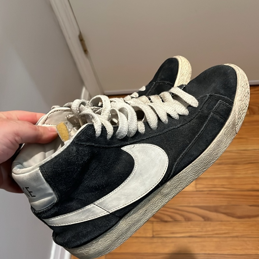 Nike Men’s Blazer Mid 77 Suede Sneakers - Picture 3 of 8